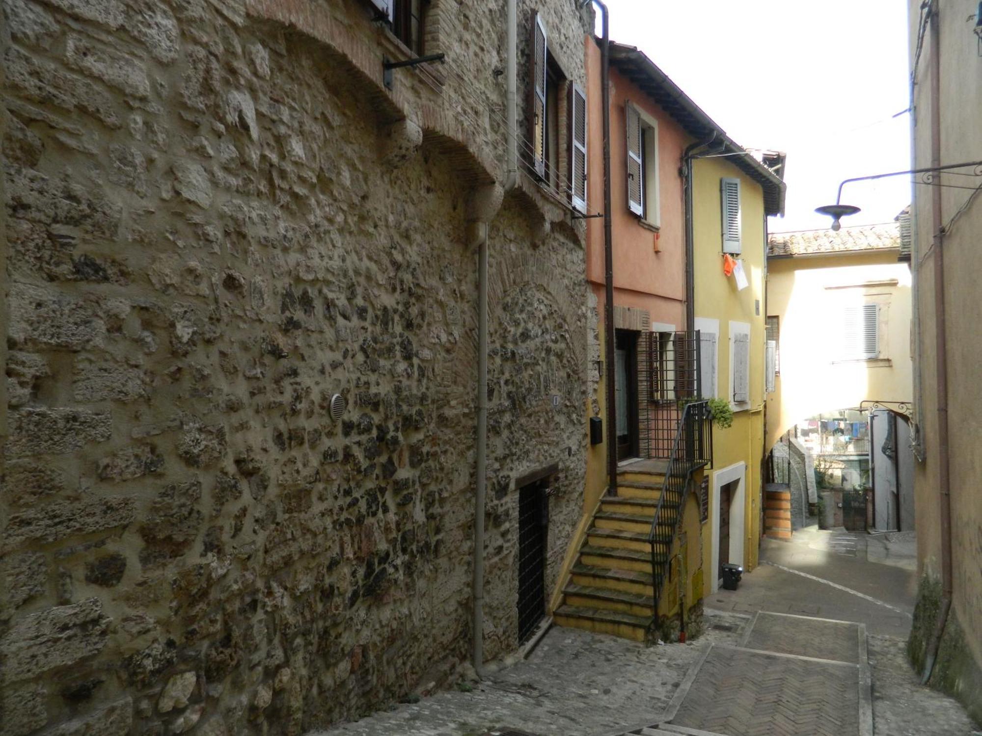 Ferienwohnung Casa Dell'Oliveto "Parcheggio Gratuito" Narni Exterior foto